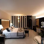 Ariston מלון
