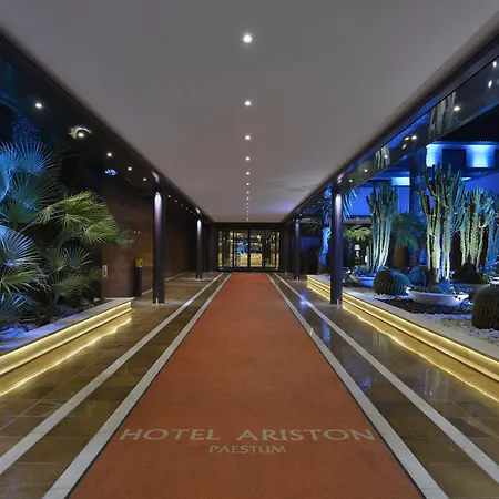 Ariston ホテル