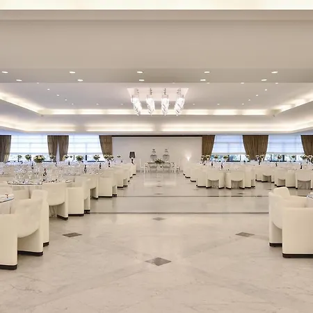 Ariston Hotell 4*
