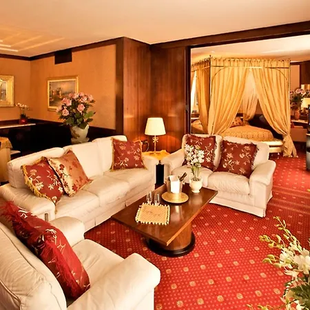 Ariston Hotell 4*