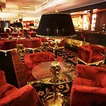 Ariston فندق بييسْتوم