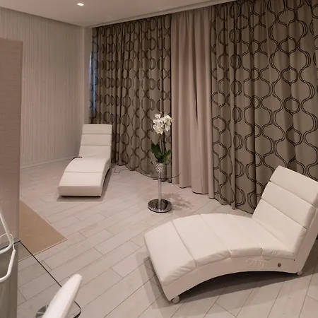 Ariston Hotell