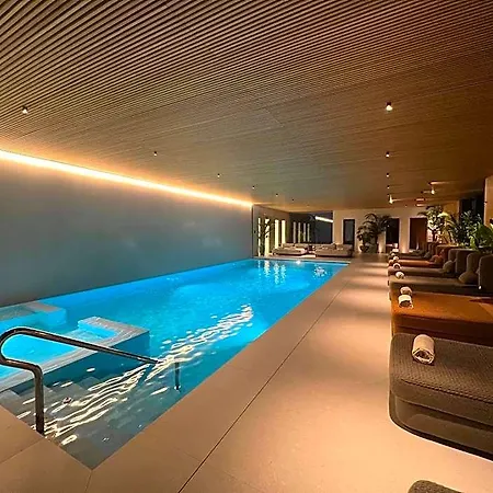 Ariston 4*