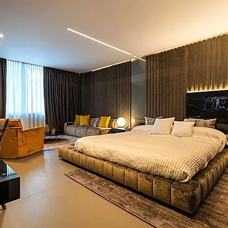 Ariston 4*