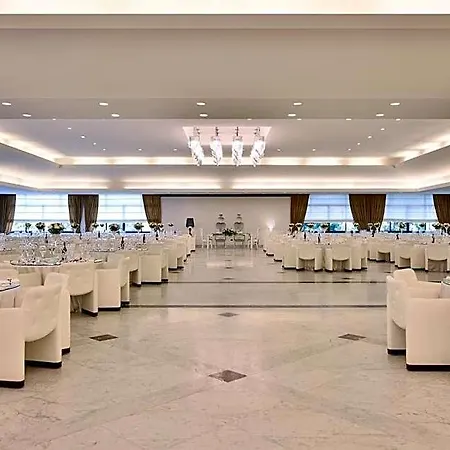 Ariston Hotel 4*