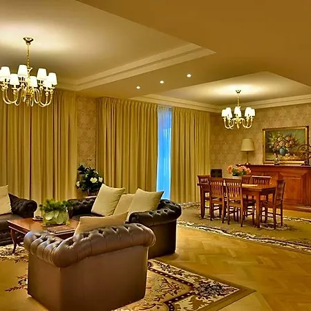 Ariston 4*